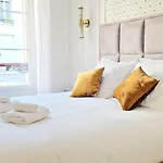 Bel Appartement Haussmannien Du Marais